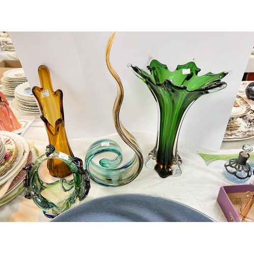 445 - Four studio art glass pieces - abstract forms, bowls etc.