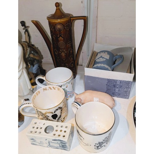 513B - Three large Royal Commemorative mugs; a Portmeirion coffee pot etc.