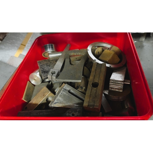 130 - A collection of stock steel, various forms and sizes, angles, tubes, plates, thread plate etc/some a... 