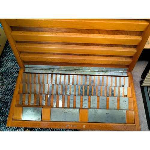 44 - An oak Matrix cased set of steel slip gauges in inches 4