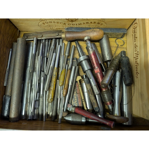 95 - A collection of thread cutters, reams, taps and dies in large quantities, various sizes and ... etc.