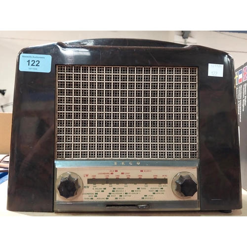 122 - A vintage Bakelite radio