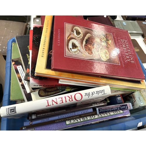 251 - RAILWAYS - a selection of books and cookery books.