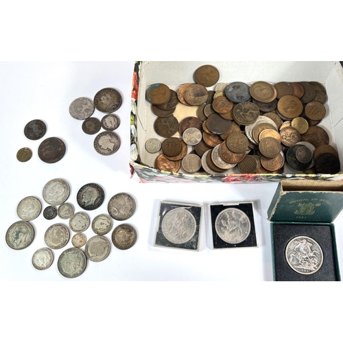 323 - GB pre '47 silver coins, 130gm and pre '20 silver coins, 59gm, a selection of coins, 3 old tokens.