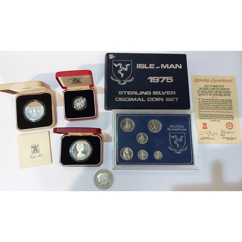 335 - A 1975 10M sterling silver decimal coin set, other silver proof crowns etc.