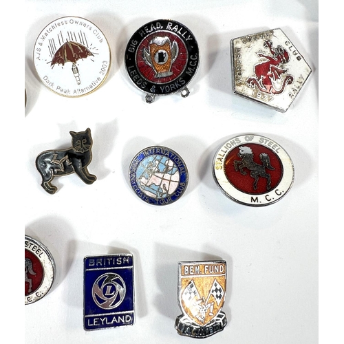 362 - A selection of Isle of Man 1970's TT badges etc 