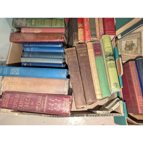 289 - An interesting collection of Children's and other vintage books