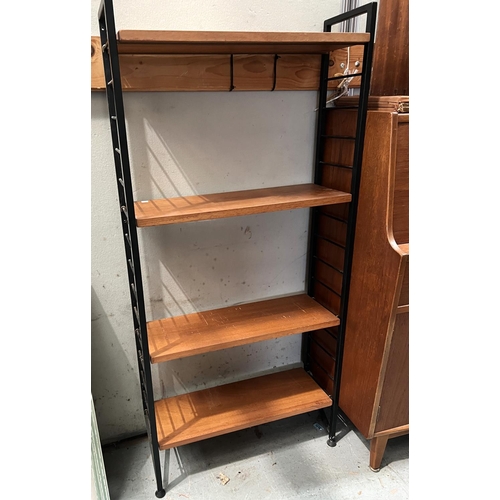 1001 - A mid 20th century Ladderax unit, 4 shelves.