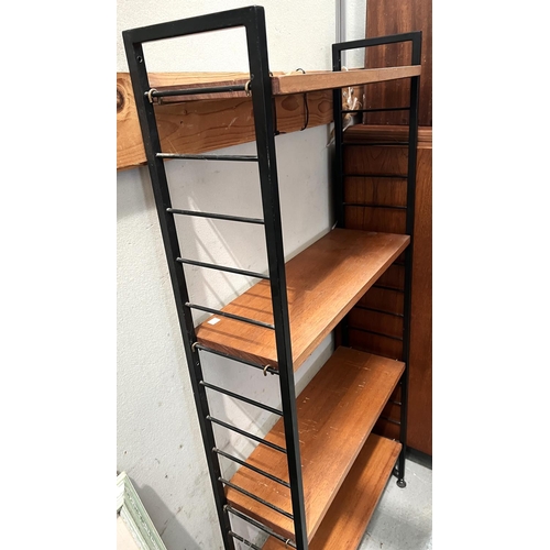 1001 - A mid 20th century Ladderax unit, 4 shelves.