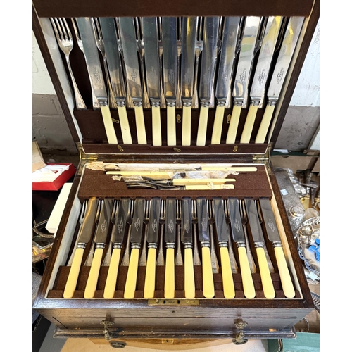 719 - Two canteens of silver plated cutlery