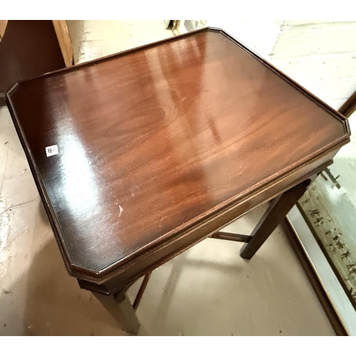 990 - A pair of rectangular Georgian style mahogany occasional tables