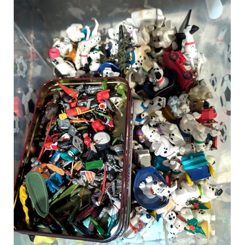 343 - A collection of Britain's plastic soldiers, knights etc. and a collection of Disney's 101 Dalmations... 