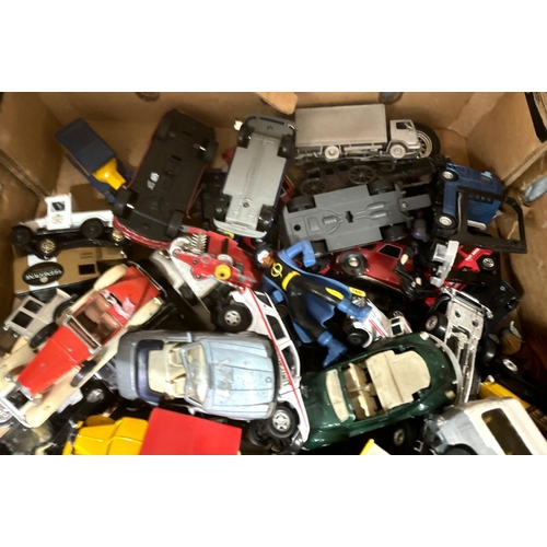 343A - A selection of vintage diecast vehicles, loose.