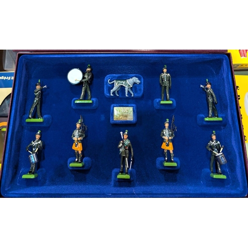 352 - Britain's Soldiers, 'The Royal Irish Rangers', limited, No. 0563, boxed.