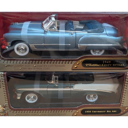 372 - Road Signature 1:18 scale diecast vehicles 1949 Cadillac Coupe, 1956 Chevrolet Bel Air boxed