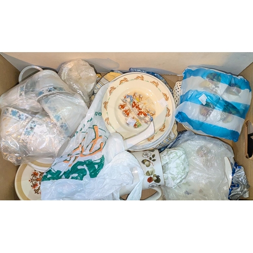 701 - A collection of boxed and loose Royal Worcester Evesham pottery and other dinnerware etc.