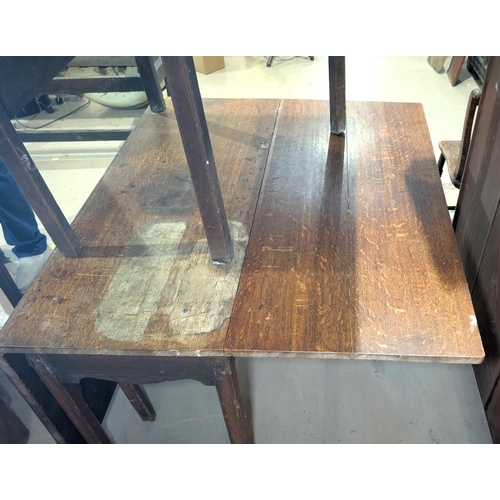 1026 - A Georgian mahogany drop leaf dining table on chamfered legs, extended length 152cm; a similar small... 