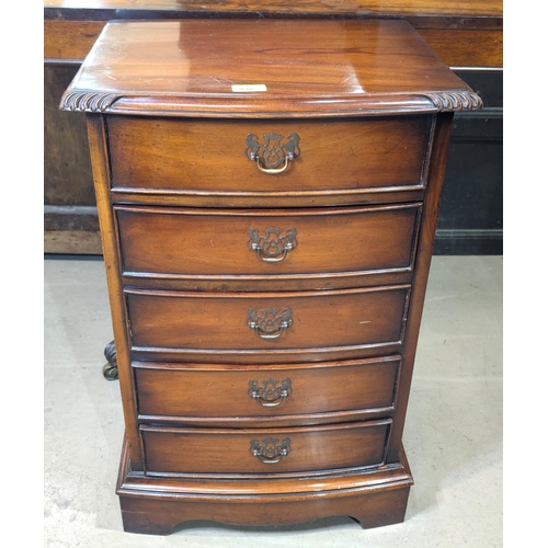 938 - A small reproduction mahogany chest of 5 drawers, width 48cm.