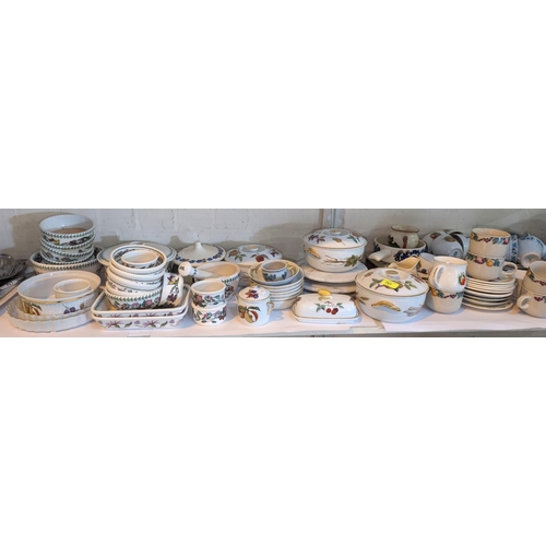 701 - A collection of boxed and loose Royal Worcester Evesham pottery and other dinnerware etc.