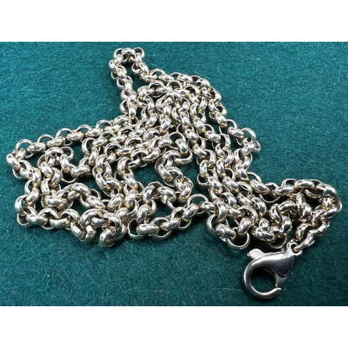 724 - A Belcher chain necklace stamped 375, 23gms