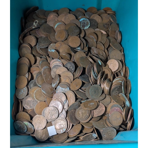 387 - A large quantity of pre-decimal GB pennies, approx. 18kg.