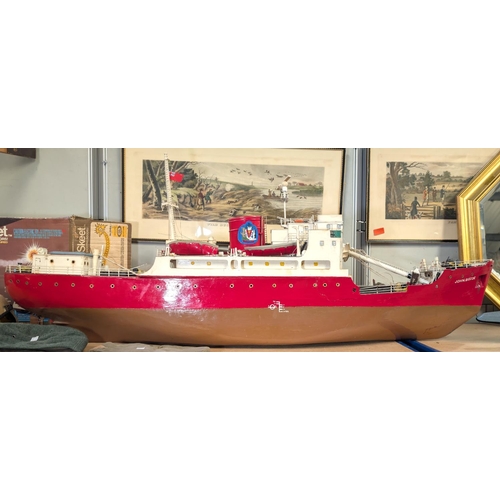 394A - A large scale model ship, John Pisco tanker and a U-boat model