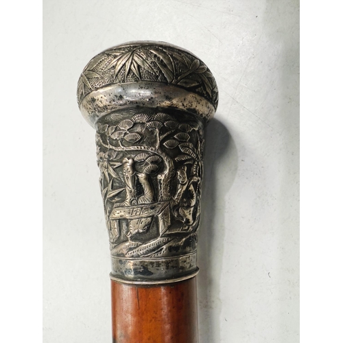 171 - A 19th Century gentleman's Malacca cane with Chinese silver finial decorated with genre scenes, 91cm... 