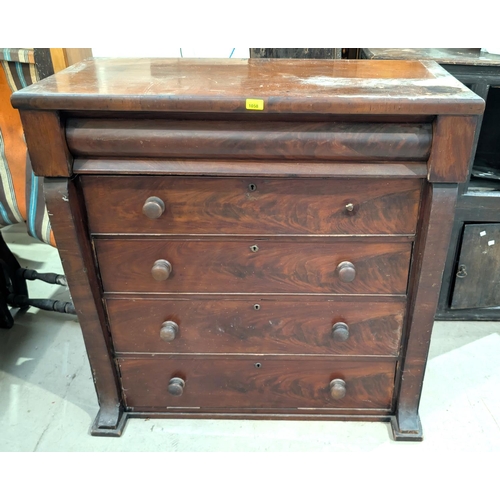 1011 - A Victorian mahogany chest of 4 long and one frieze drawer with knob handles, width 106cm.