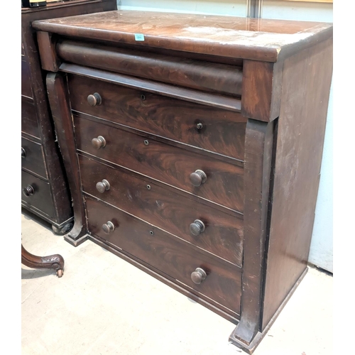 1011 - A Victorian mahogany chest of 4 long and one frieze drawer with knob handles, width 106cm.