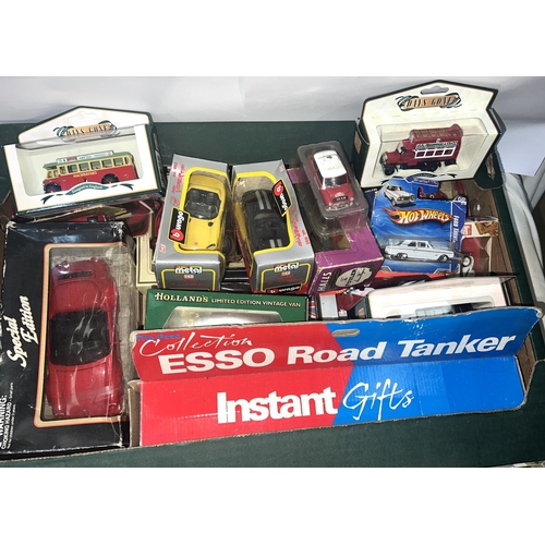 273 - A collection of boxed diecast vehicles.