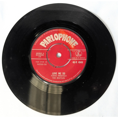 60 - 'Love Me Do' 1962 Parlophone recording red label 45-R 4949
