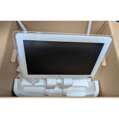 198 - A vintage Imac 17