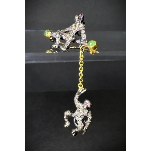 630 - A Victorian design novelty brooch of 2 monkeys, one seated, the other suspended on a chain, diamond ... 