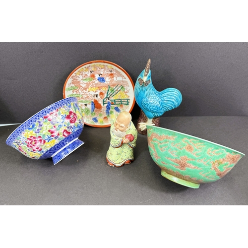540C - A selection of Chinese ceramics including 2 rice bowls, a shallow dish, a small turquoise cockerel a... 