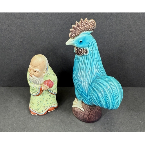 540C - A selection of Chinese ceramics including 2 rice bowls, a shallow dish, a small turquoise cockerel a... 