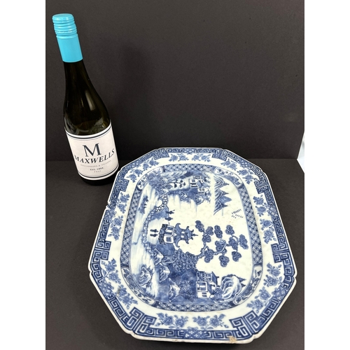 546 - A 19th century Chinese Nanking porcelain blue and white serving dish, 37cm (chips to right hand side... 