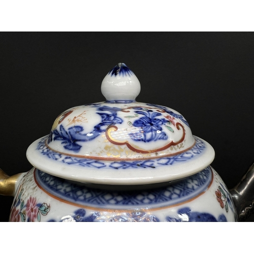 559 - A Chinese Qianlong porcelain teapot, enamelled genre scene decoration, gilded handle, Georgian perio... 