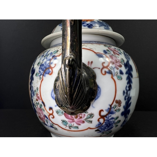 559 - A Chinese Qianlong porcelain teapot, enamelled genre scene decoration, gilded handle, Georgian perio... 