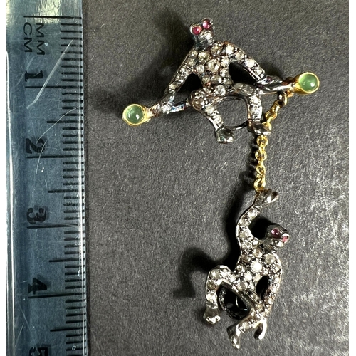 630 - A Victorian design novelty brooch of 2 monkeys, one seated, the other suspended on a chain, diamond ... 