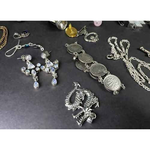 642 - A collection of silver, white metal and gilt costume jewellery, enamel brooches etc approx 211gms we... 