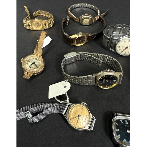657 - A selection of ladies wristwatches.