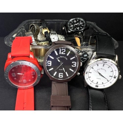 681 - A collection of gents watches including Seiko, Lorus etc