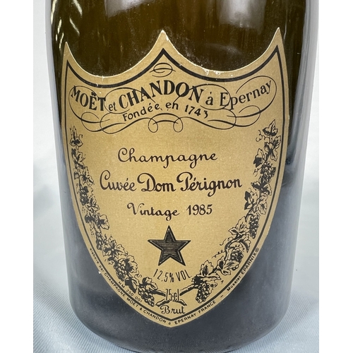 720 - A bottle of Moet & Chandon a Epernay Dom Perignon Champagne vintage 1985