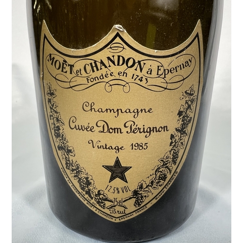 721 - A bottle of Moet & Chandon a Epernay Dom Perignon Champagne vintage 1985