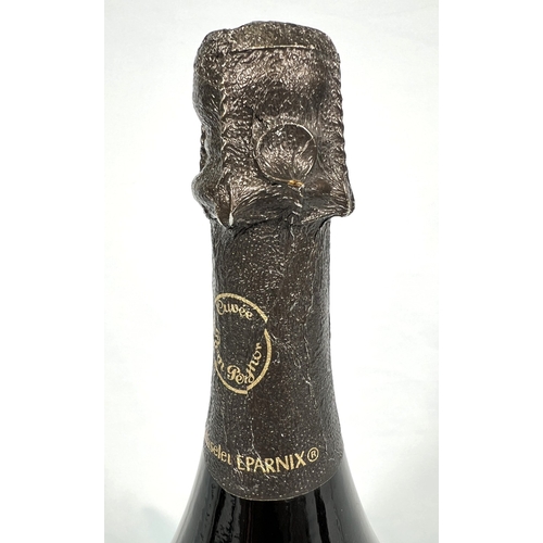 721 - A bottle of Moet & Chandon a Epernay Dom Perignon Champagne vintage 1985