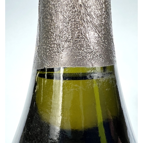 721 - A bottle of Moet & Chandon a Epernay Dom Perignon Champagne vintage 1985