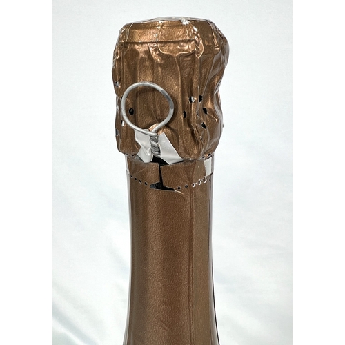 723 - A bottle of Krug Champagne, in presentation box