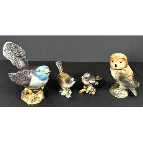 525A - Beswick, figure of a Parakeet, figure of a pigeon, other similar birds a.f