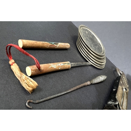 698 - A 1935 crown in specimen case; corkscrews; other collectables