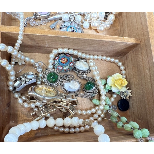 708 - A collection of costume jewellery pearls etc